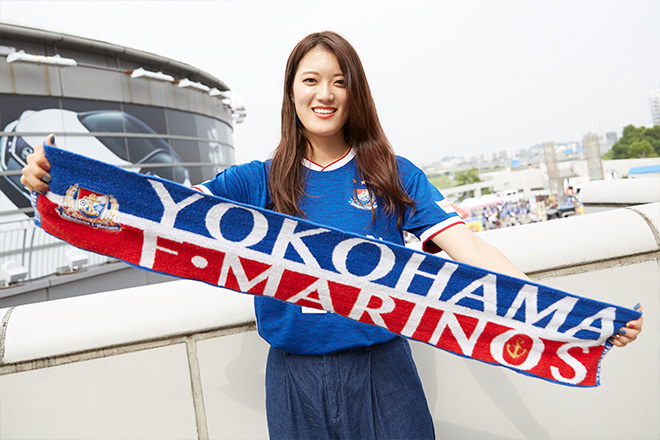 横浜 日産スタジアム編 ｊサポーター美女図鑑 ライフフィールドマガジン 明治安田生命