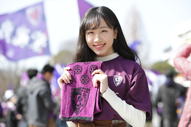 京都市西京極総合運動公園陸上競技場編 ｊサポーター美女図鑑 ライフフィールドマガジン 明治安田生命