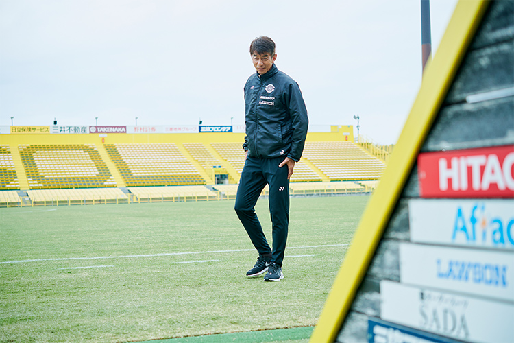 柏レイソル ヘッドコーチ 井原正巳 | チームの機微を感じ取り